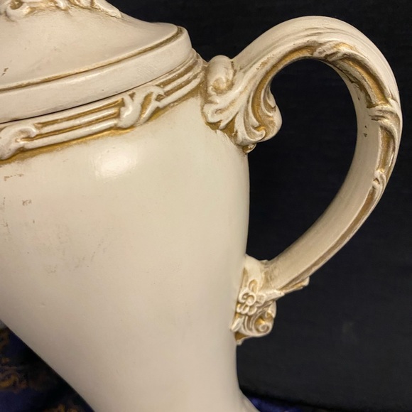 Beautiful vintage tall tea pitcher made by “Holland Mold”. - Picture 3 of 8